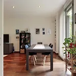 Frida By Enjoyapartments