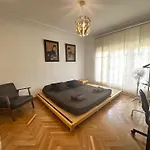 Balmes Rooms