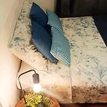 Sharing Flats In Gotico