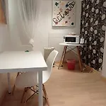 Private Doble & Single Rooms In The City Center Metro L5 & L1 Mallorca Street