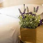 Hostal Barcelona Travel