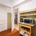 B42 - Modernist Apartment For Large Groups In Eixample