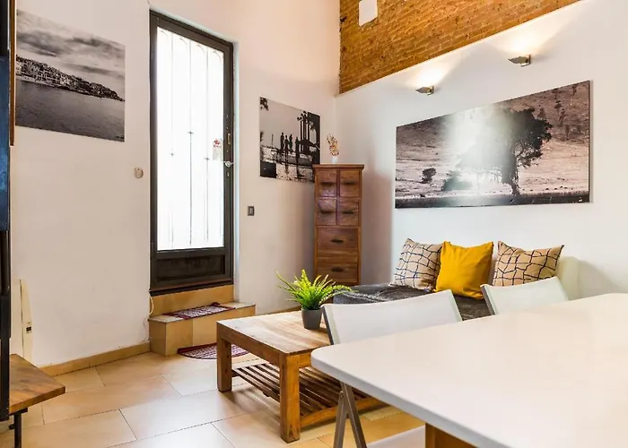 Fridays Flats Dreamy Duplex - Stylish Beach Loft