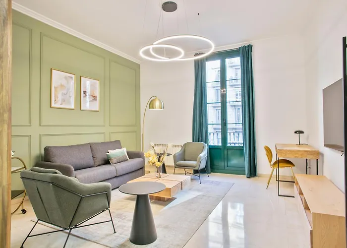 Anton\'S Downtown Apartment
