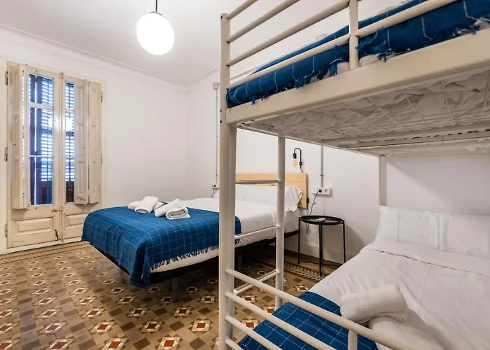 B42 - Modernist Apartment For Large Groups In Eixample