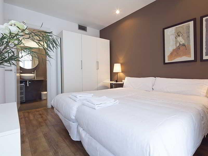 Inside Sants Apartamento