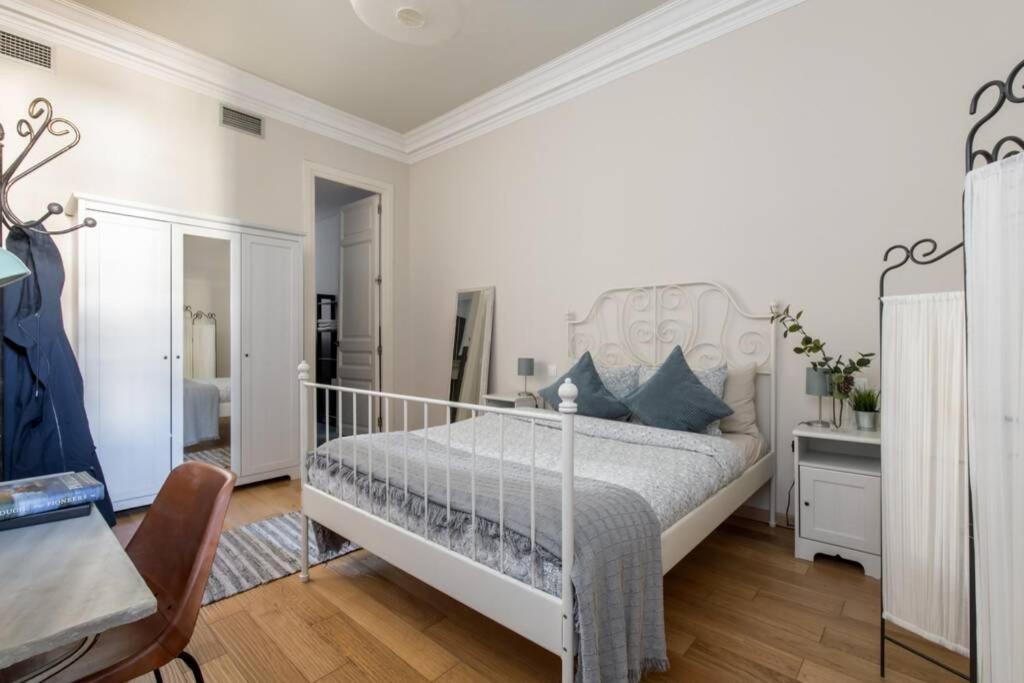 Beautiful&central Flat Near Sagrada Familia Apartamento