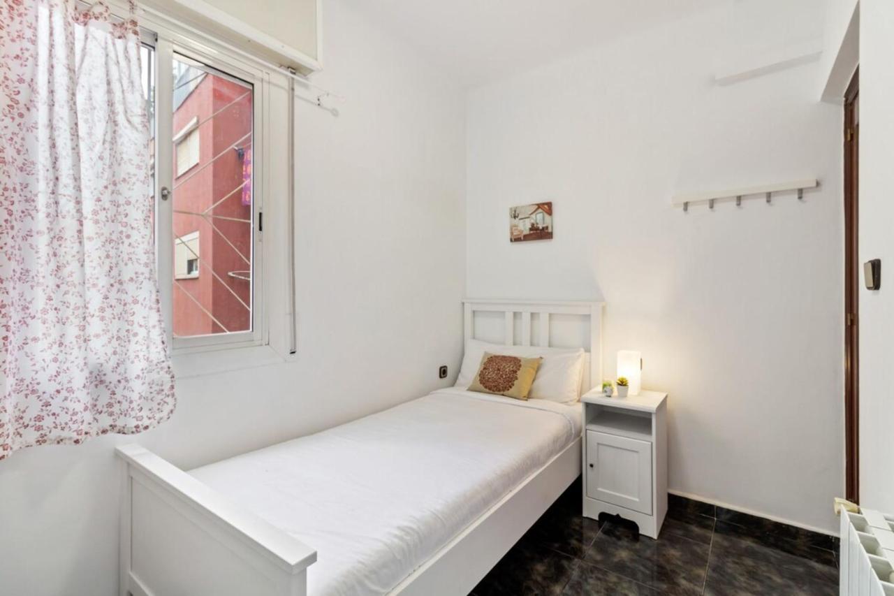 Apartamento Cozy 3 Bedroom Flat With Balcony Close To Plaza España! Barcelona