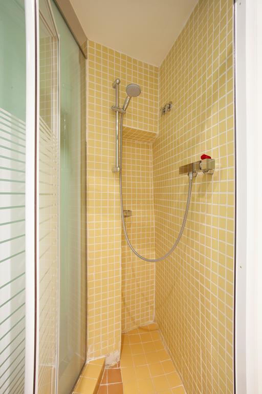 Triple With Private Bathroom In Gothic Barcelona