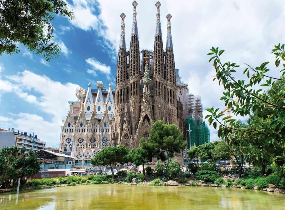 Lovely & Bright Vila Olimpica Beach Apartment Barcelona