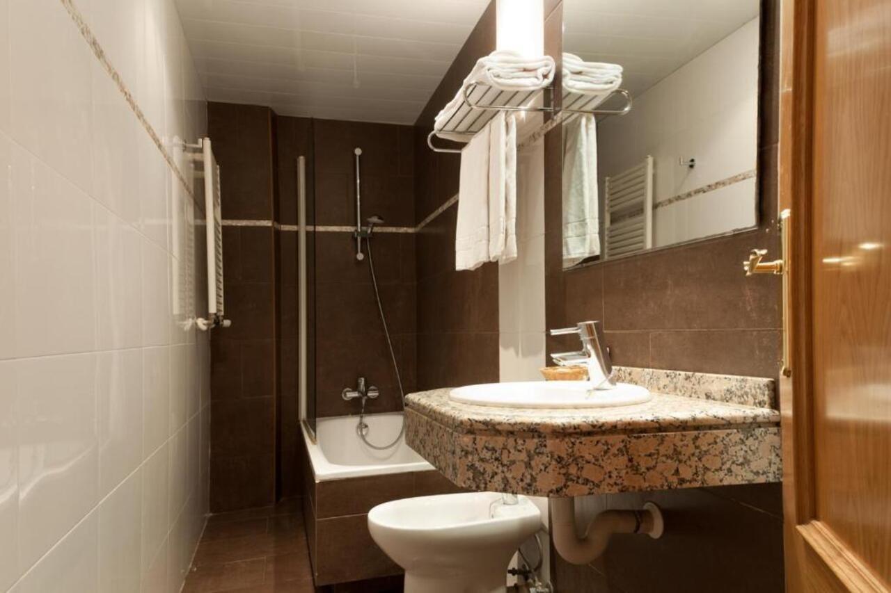 Cantón Hotel *