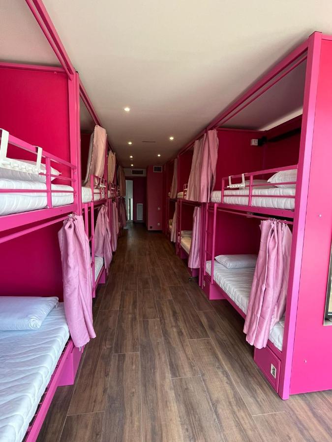 Hostelle Hostal *