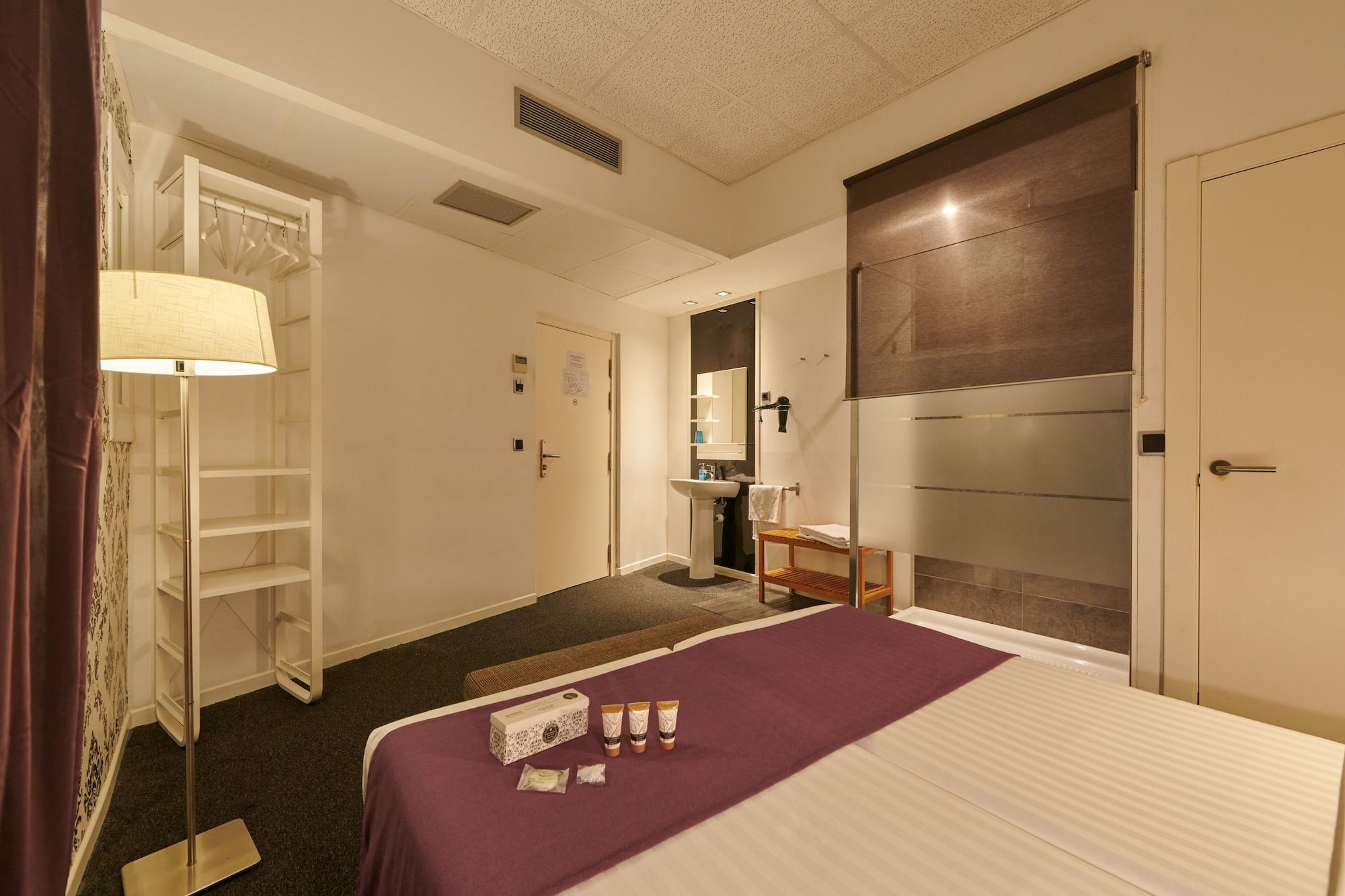 Guest house Q