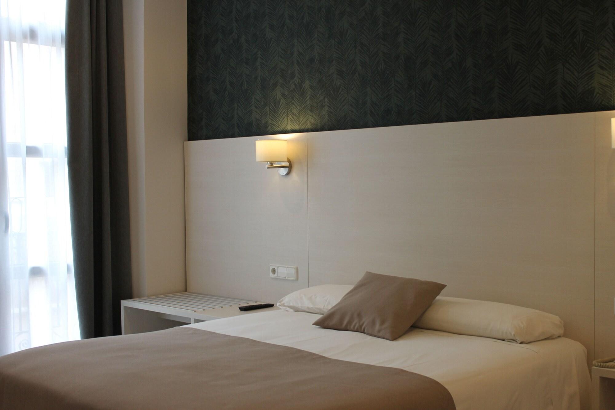Cantón Hotel *
