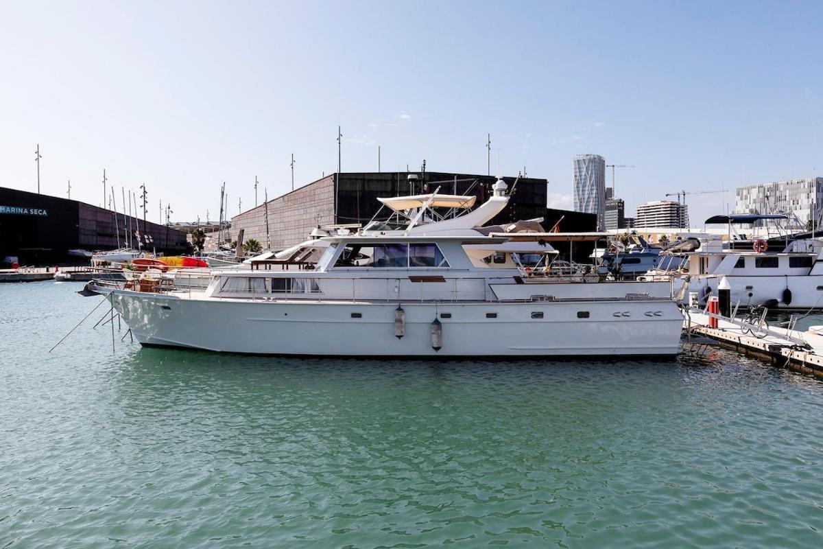 Hotel en barco C120 - Charming Boat In Port Forum *
