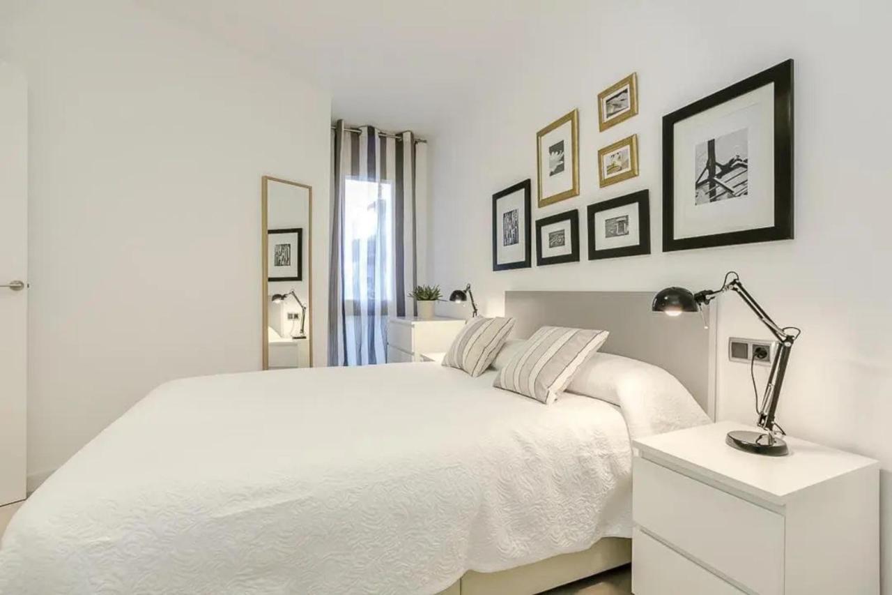 51sam1021 - Modern Near Montjuic Barcelona