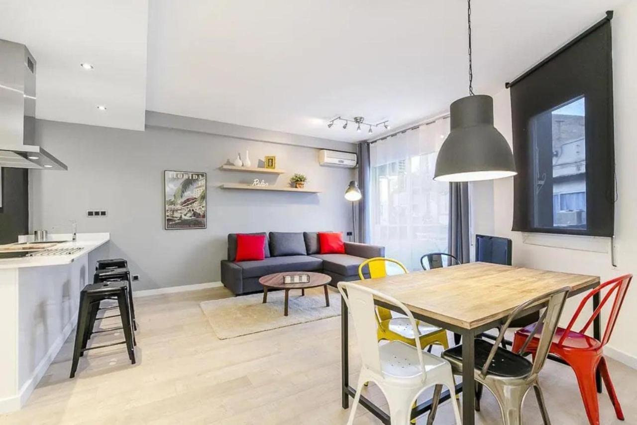 51sam1021 - Modern Near Montjuic Barcelona