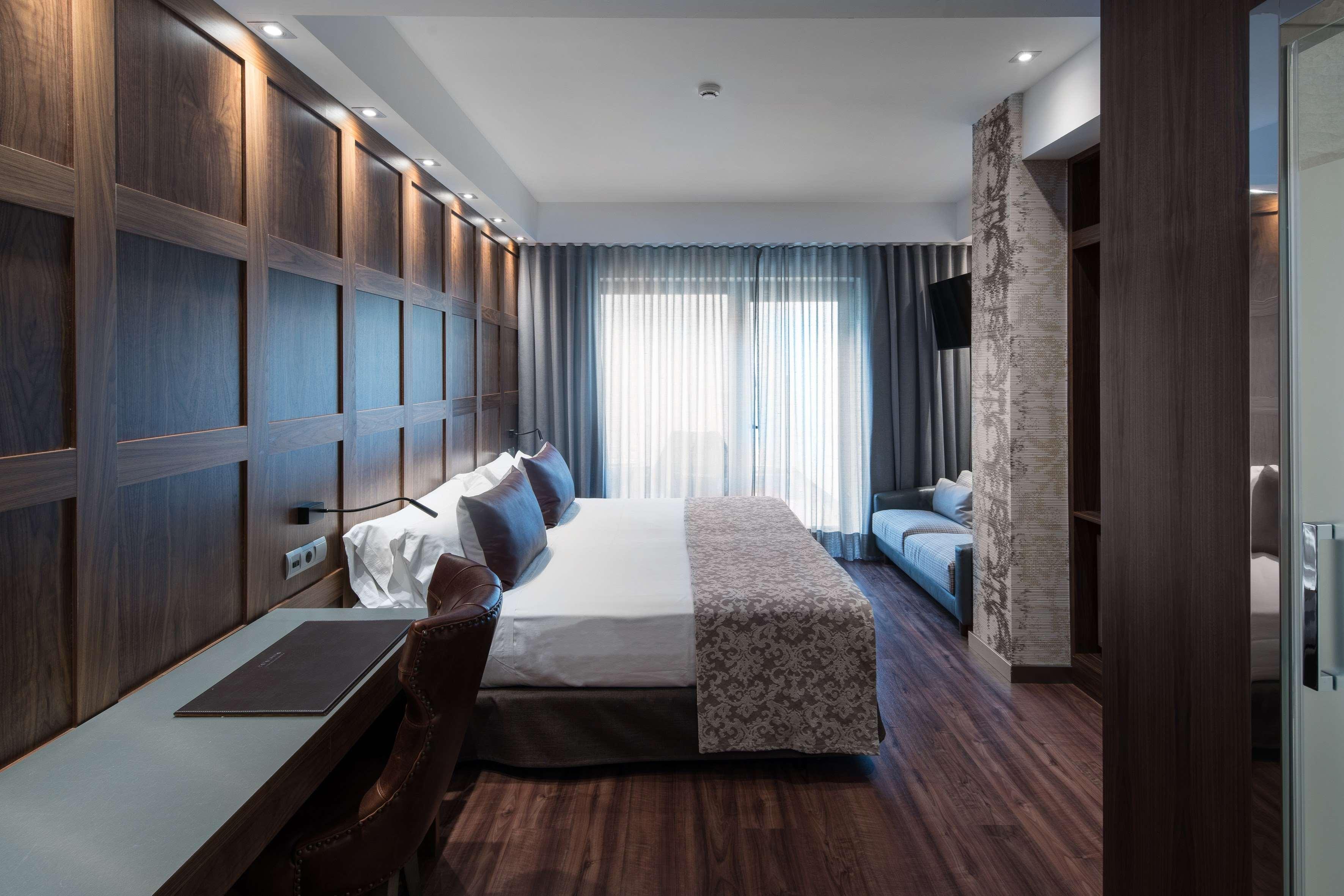 Hotel Catalonia Plaza Catalunya 4*