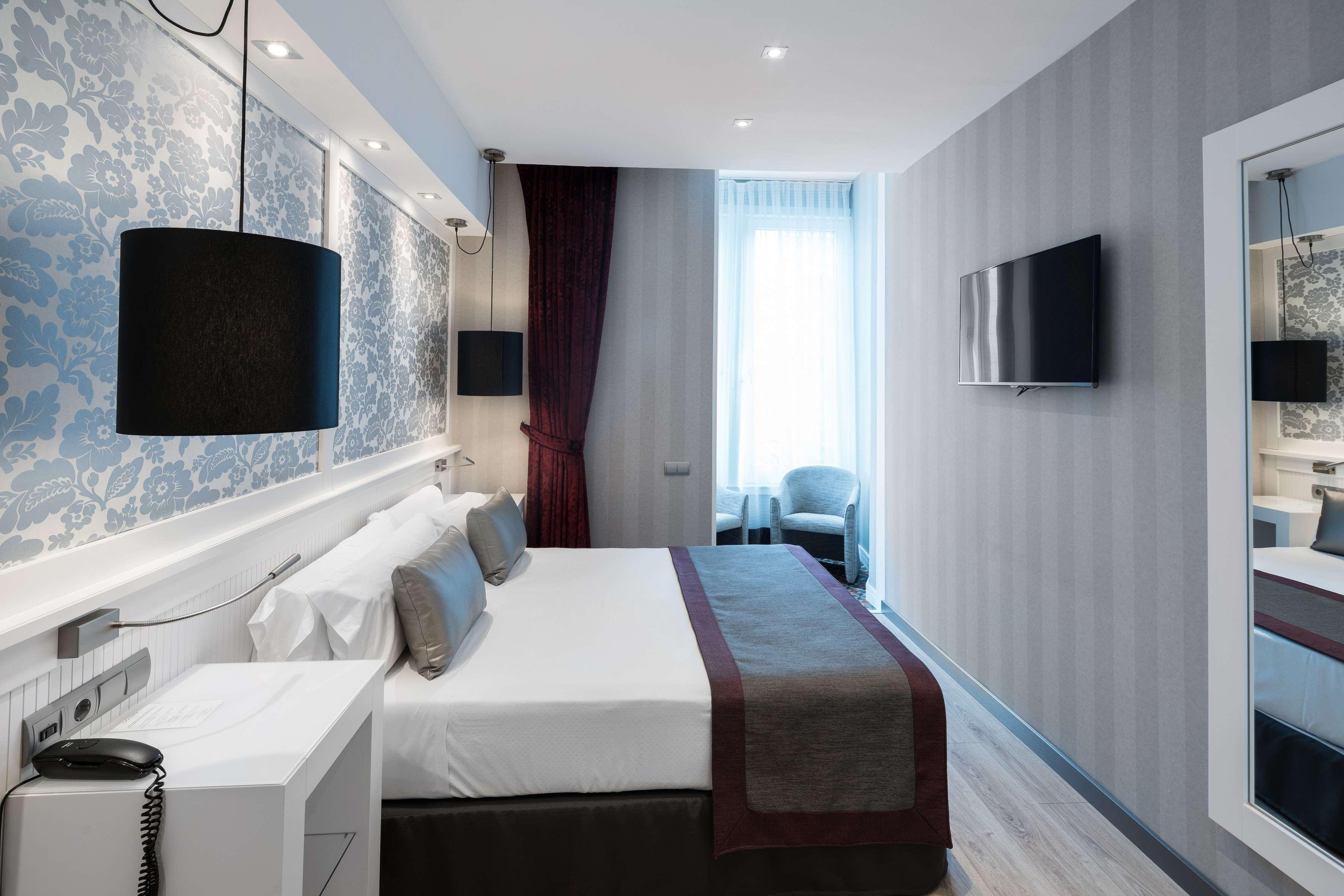 Catalonia Plaza Catalunya 4*