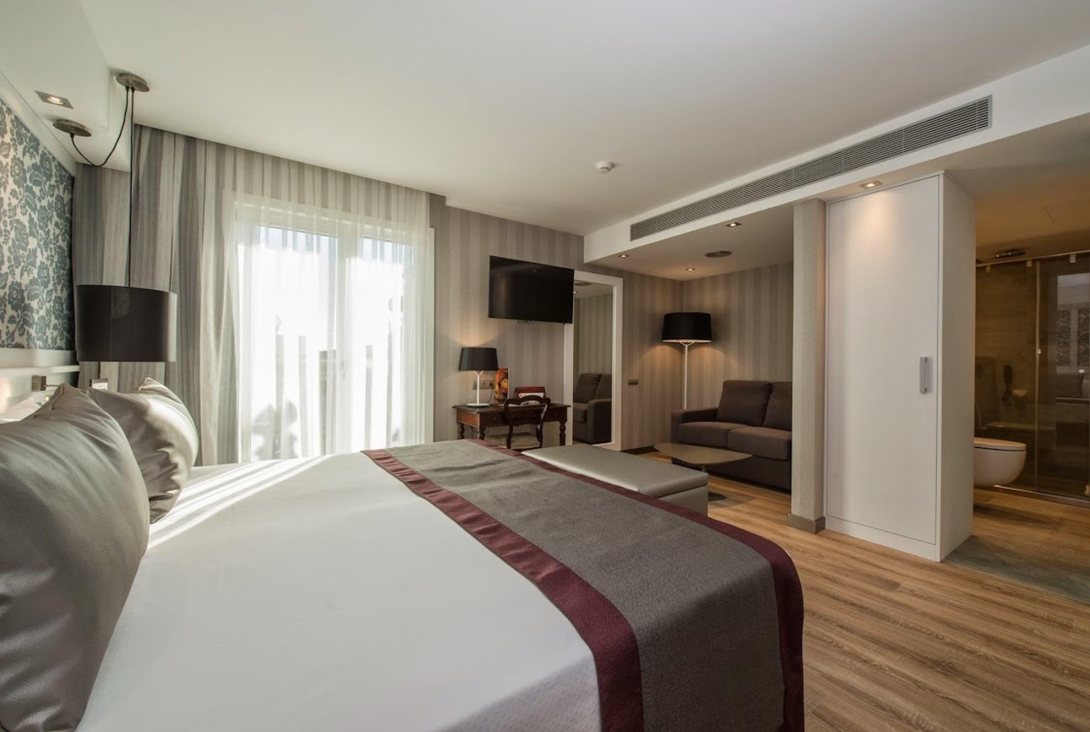 Catalonia Plaza Catalunya Hotel