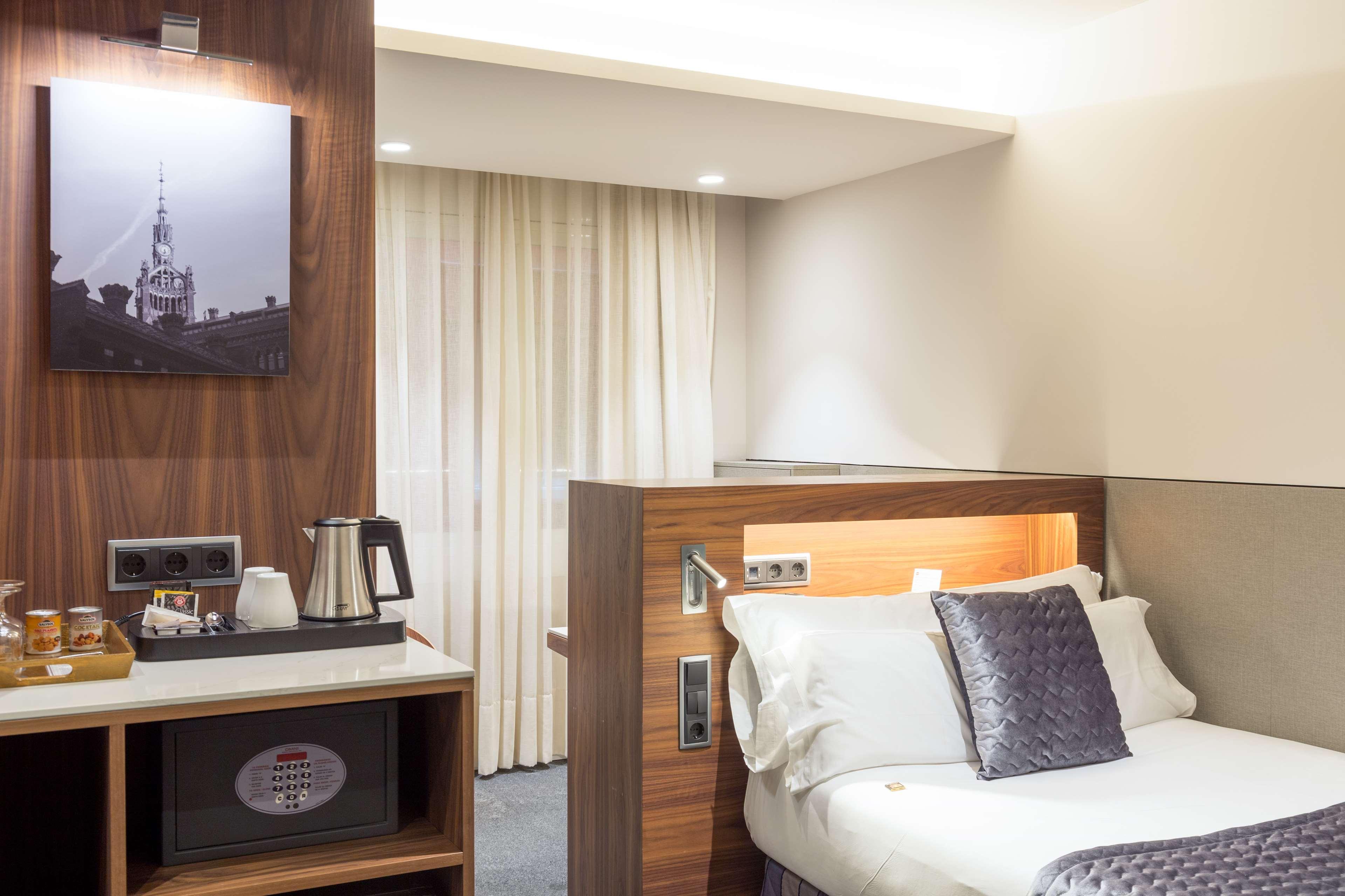 Western Premier Dante Hotel 4*