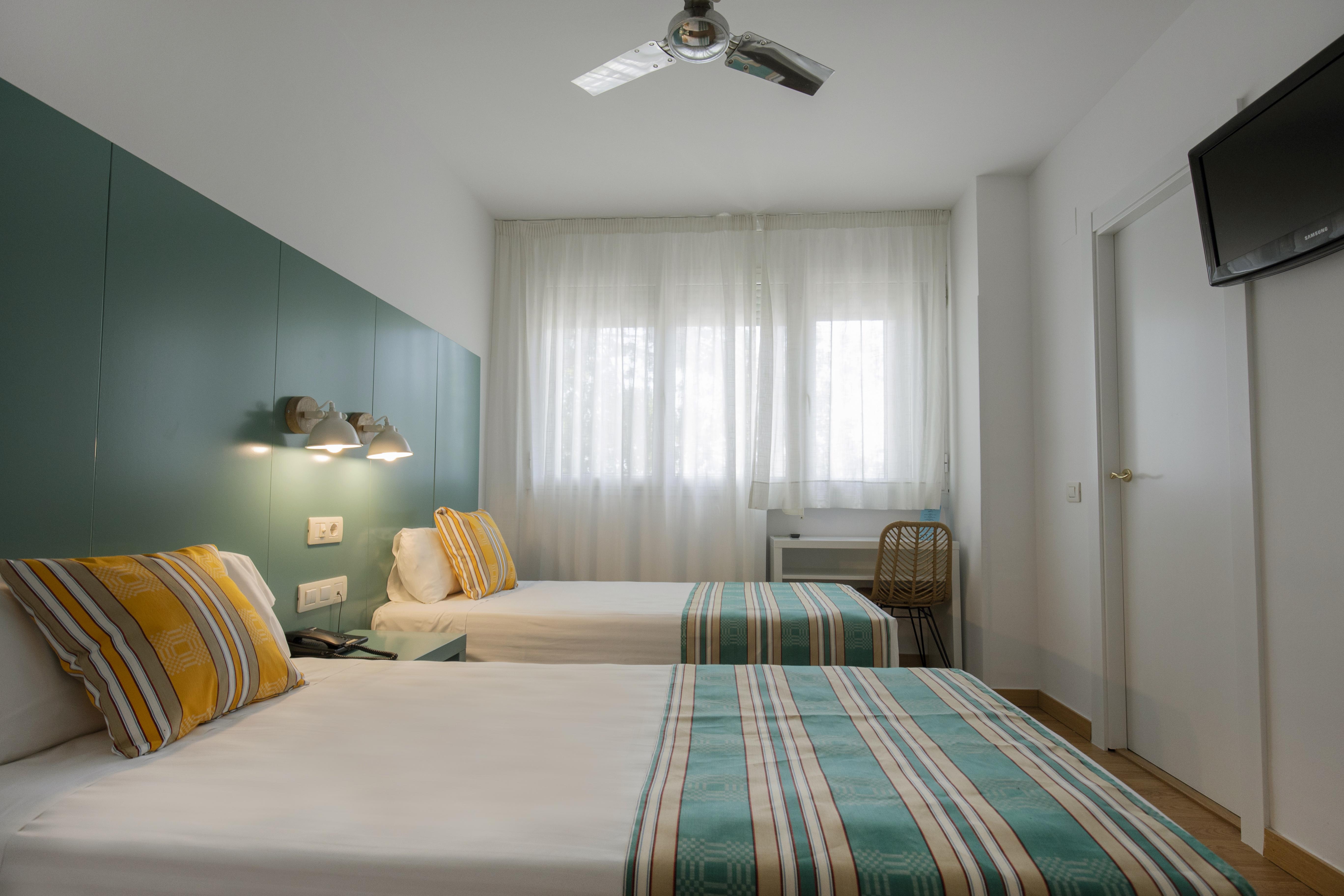 Yomo Bcn Port Guest house
