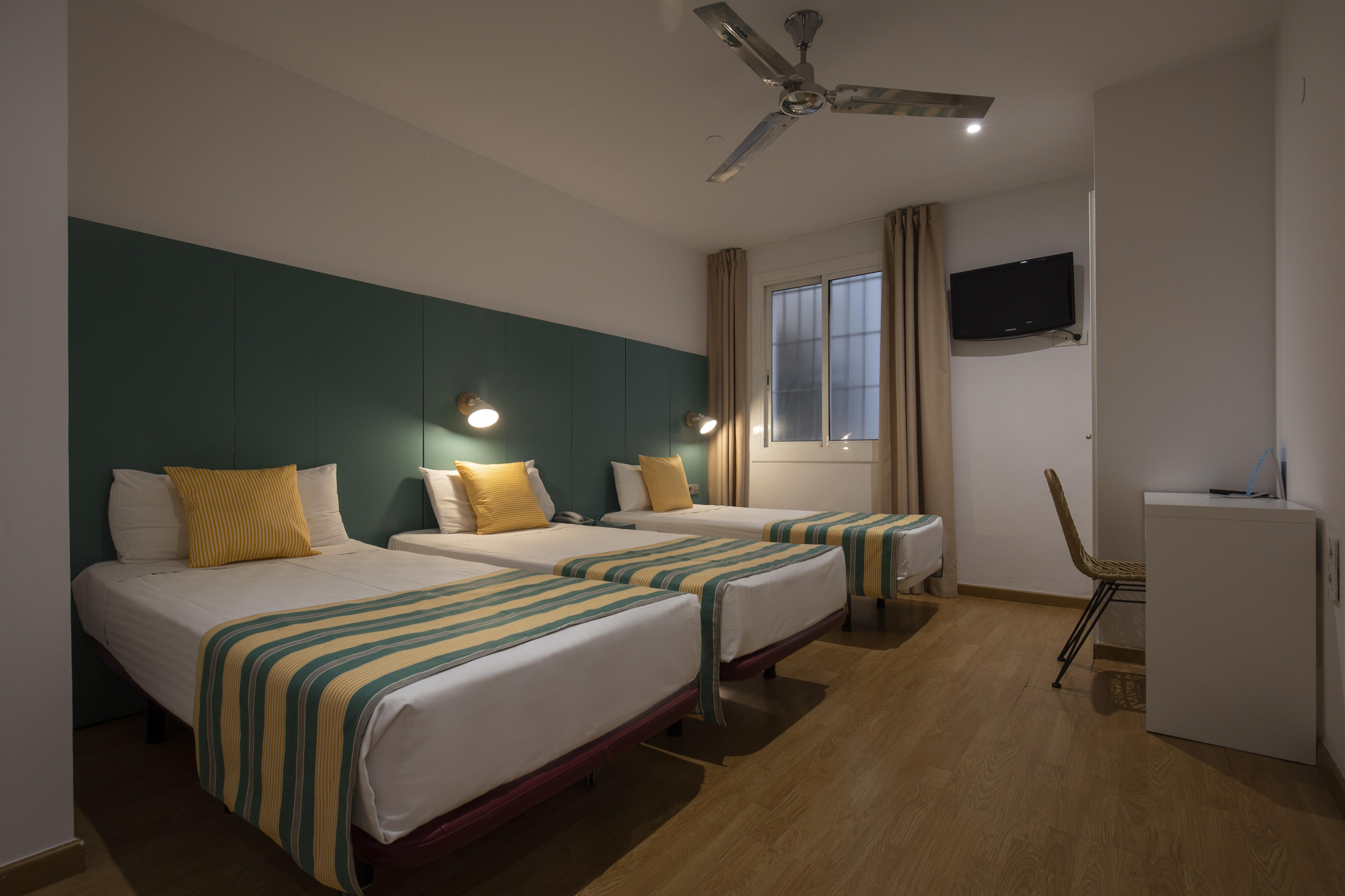 Guest house Yomo Bcn Port 2*