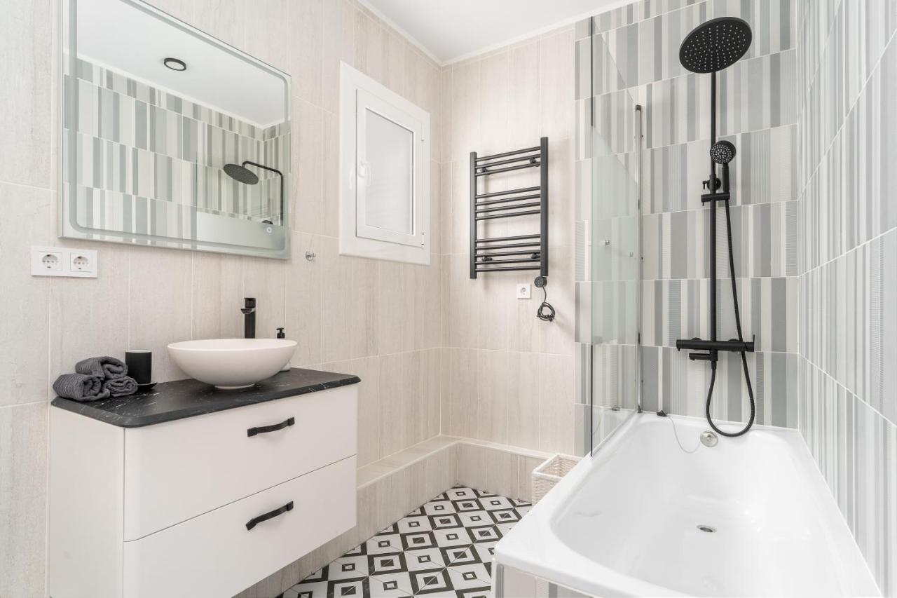 5br - 3bh Luxury In The City Center Barcelona