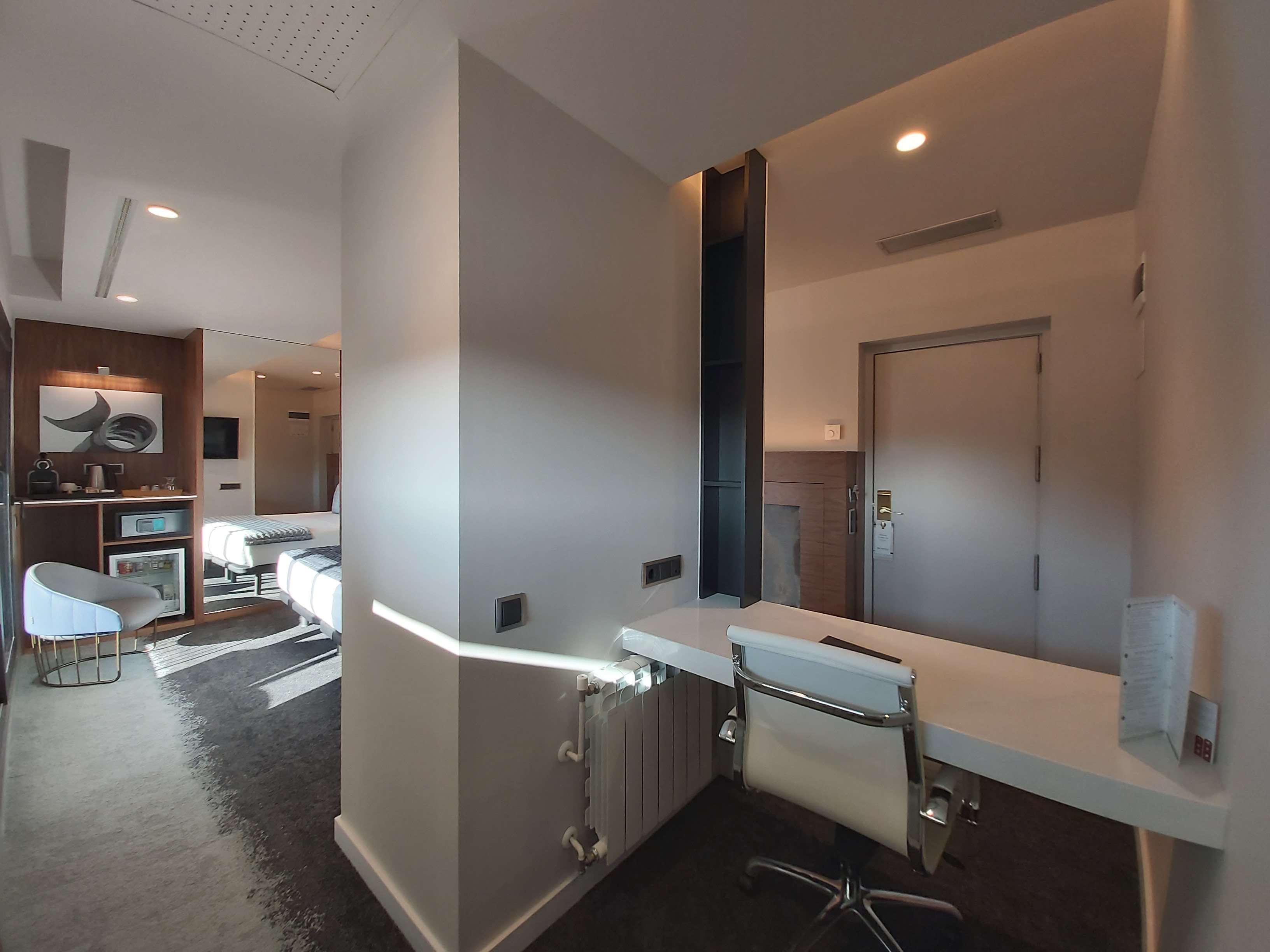 Hotel Western Premier Dante 4*