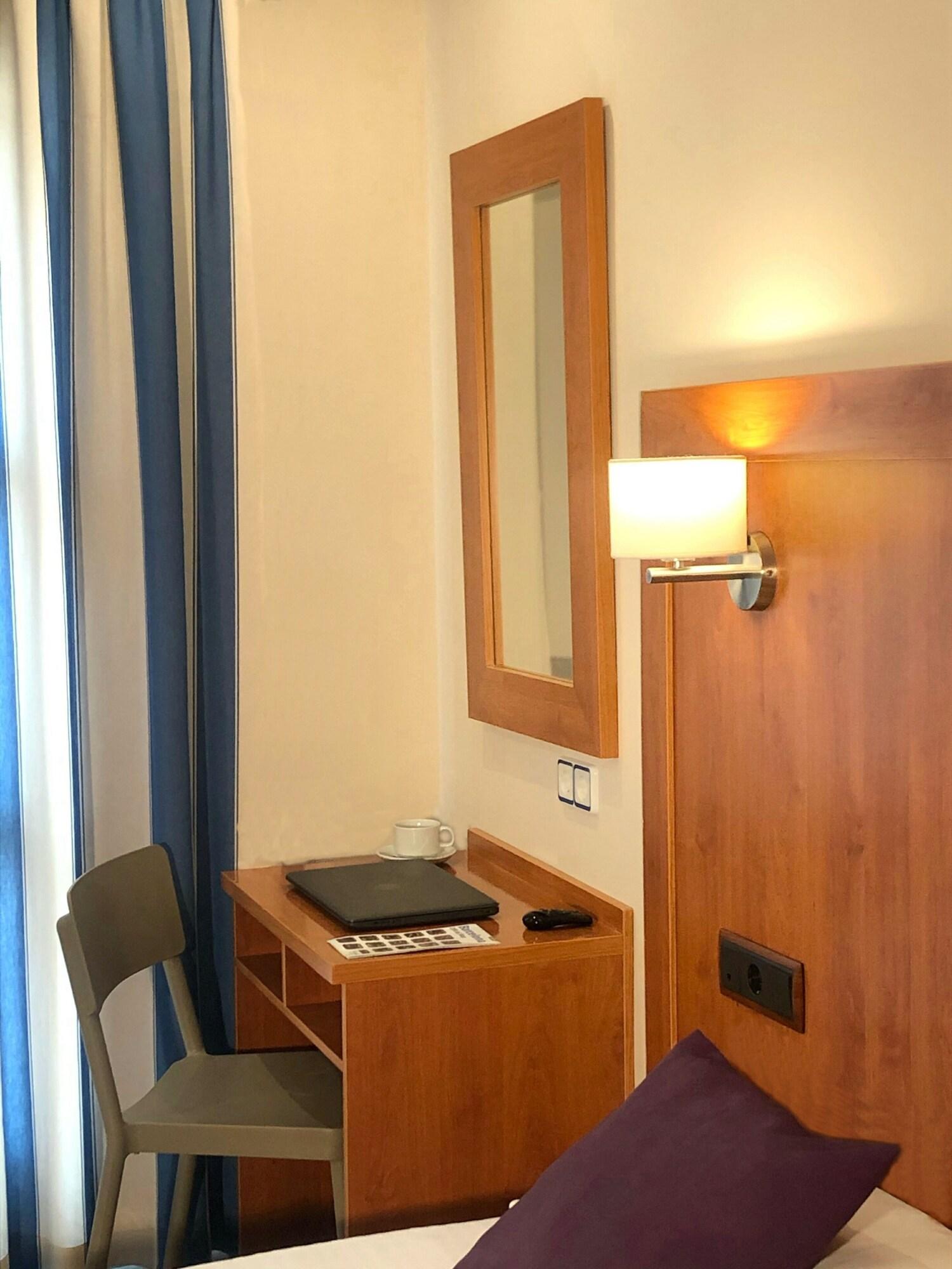 Cantón Hotel *
