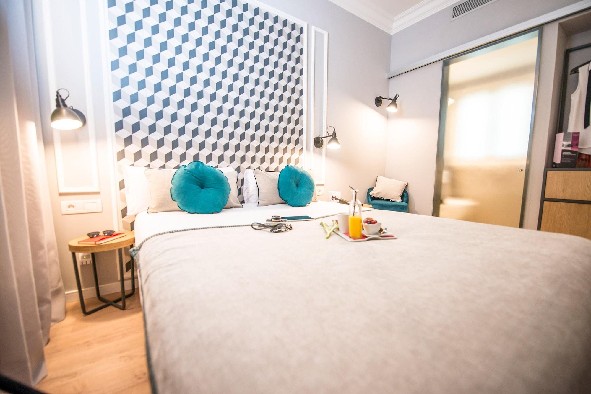 Hotel Mosaic By Ona 3*