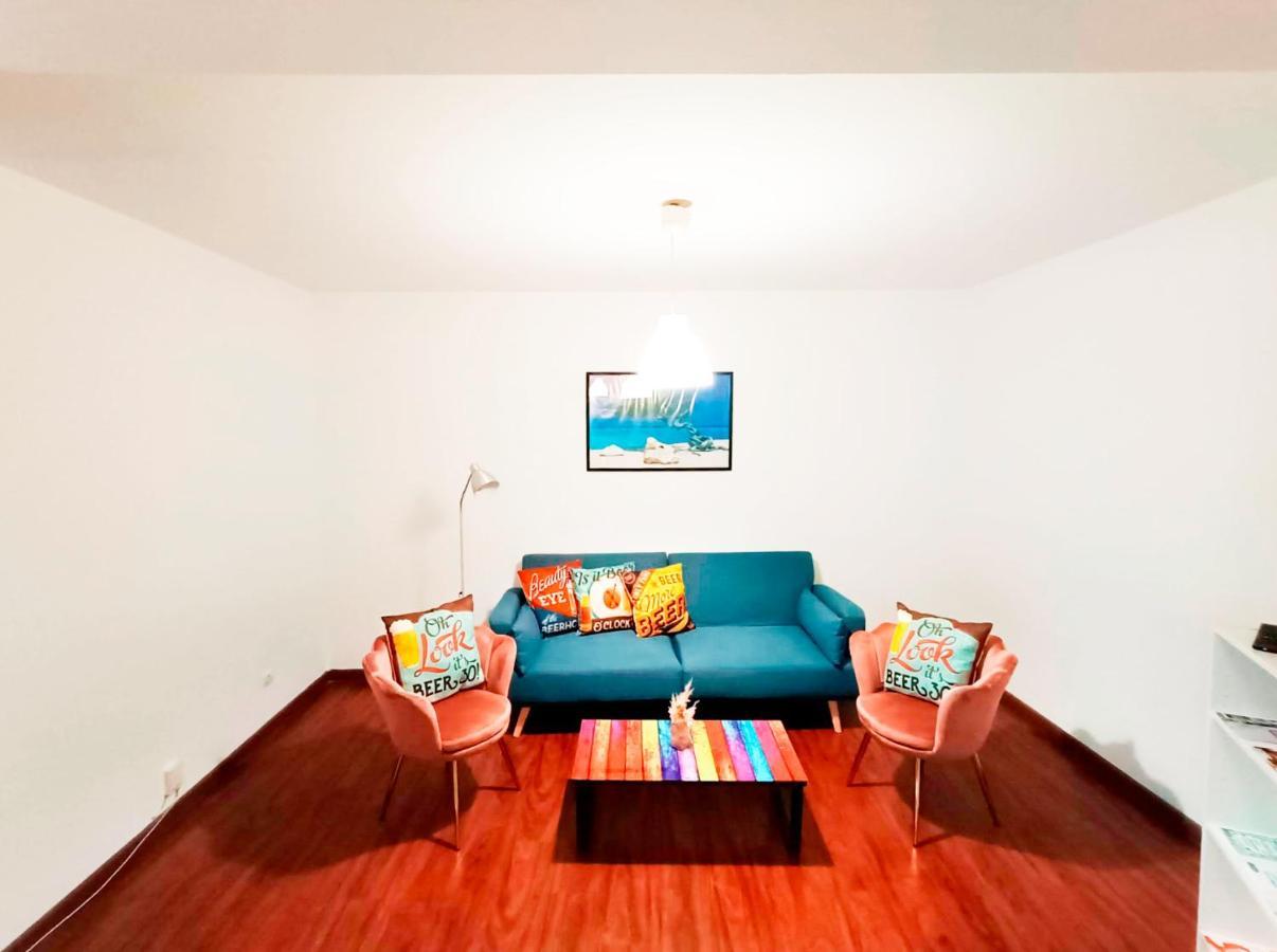 Hostal By Plaza Real Budget