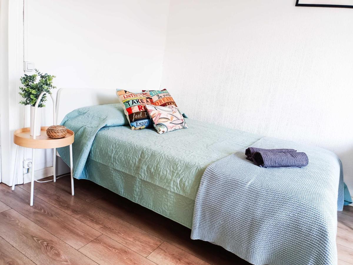 By Paseo De Gracia Hostal *