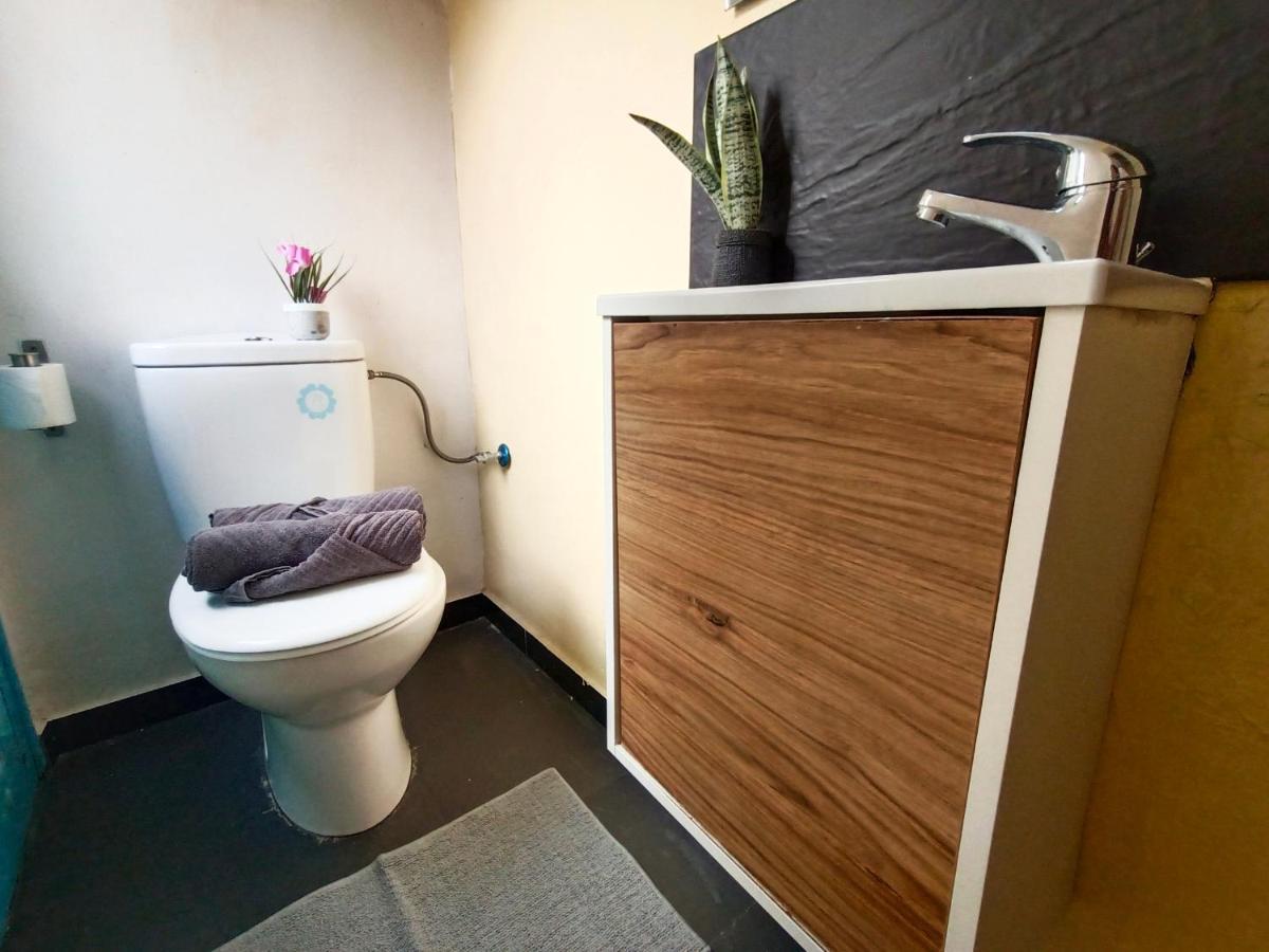 By Plaza Real Budget Hostal Barcelona