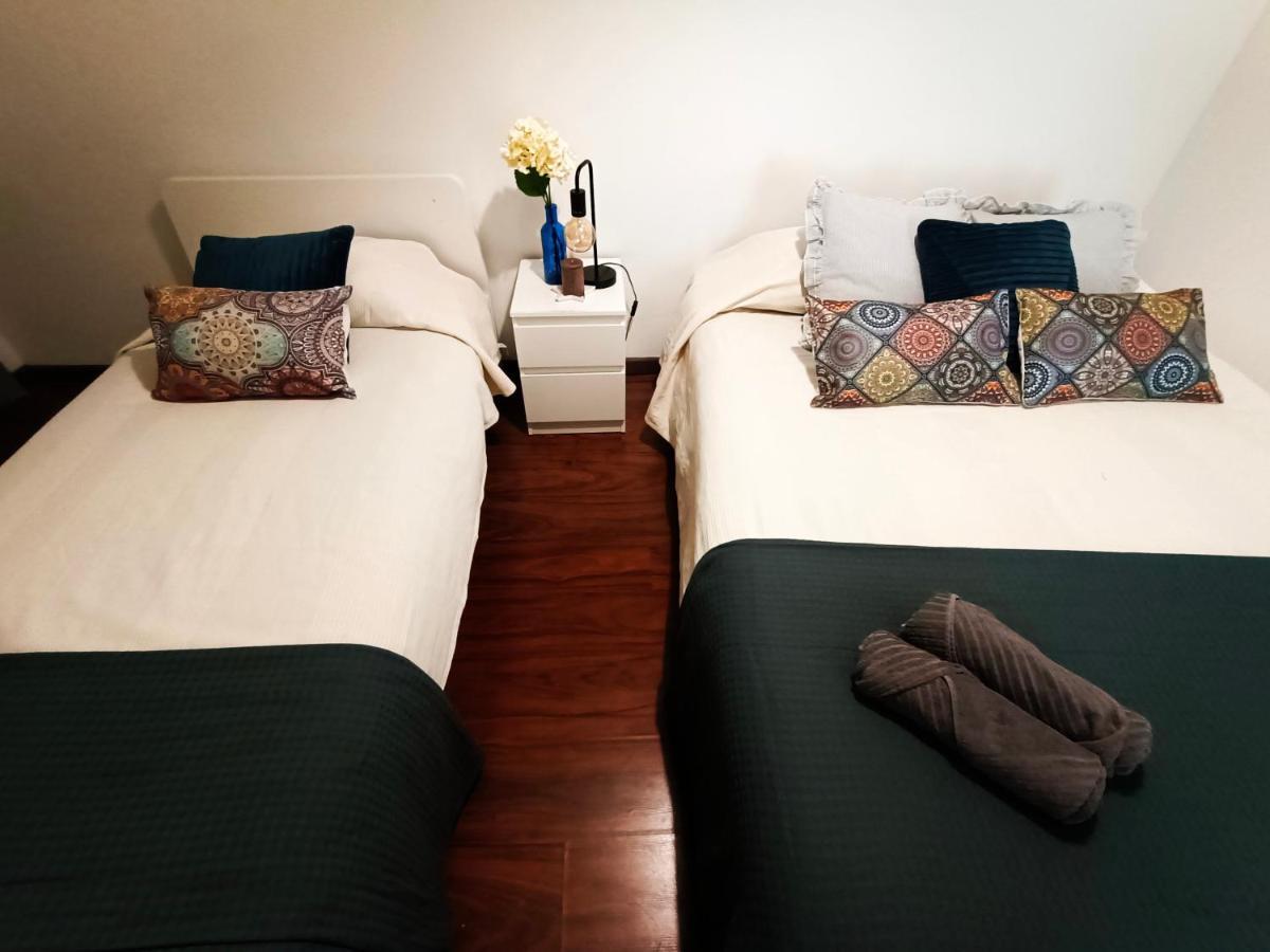 By Plaza Real Budget Hostal *