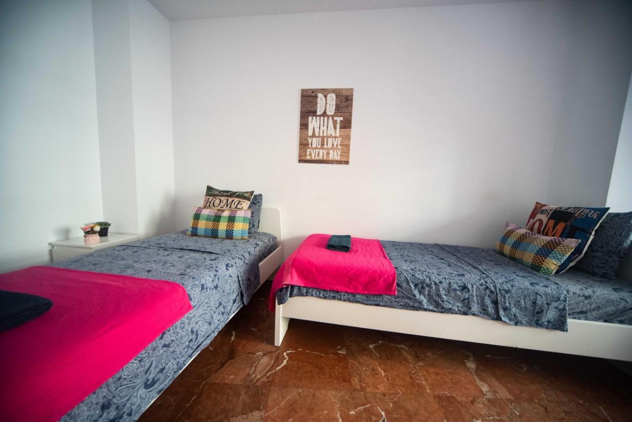 Doble En Eixample Hostel *