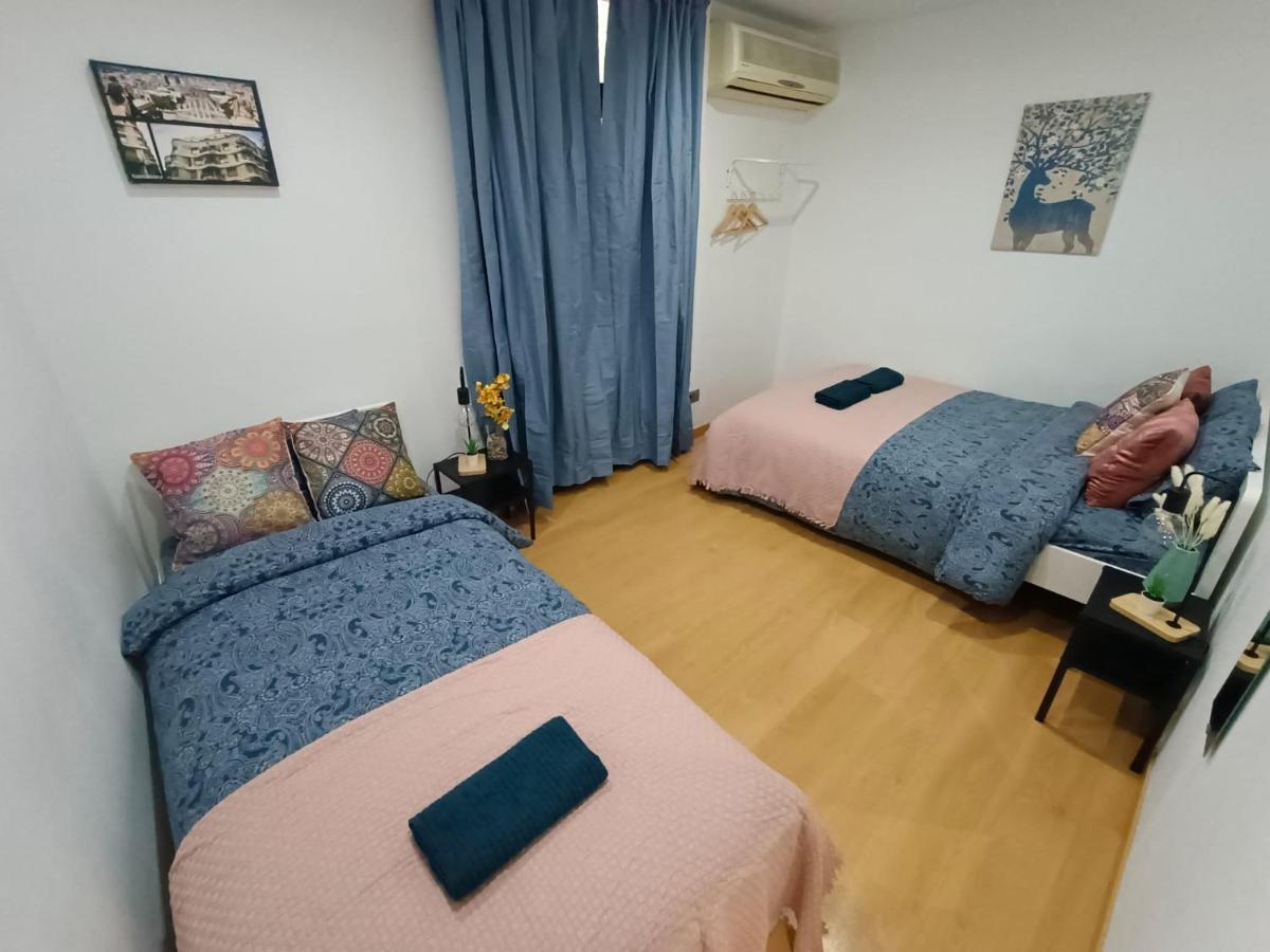 Doble En Eixample Hostel *
