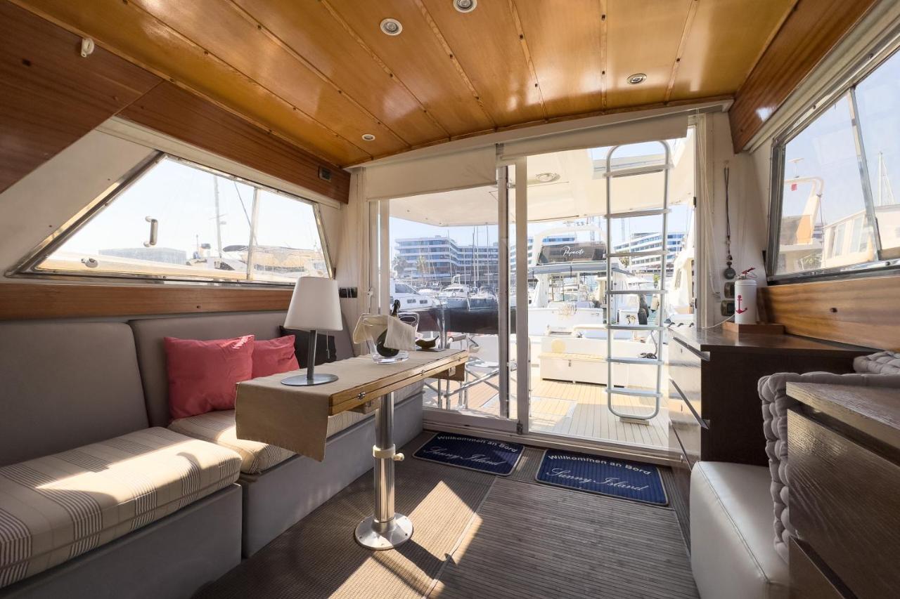 Botel Napao *