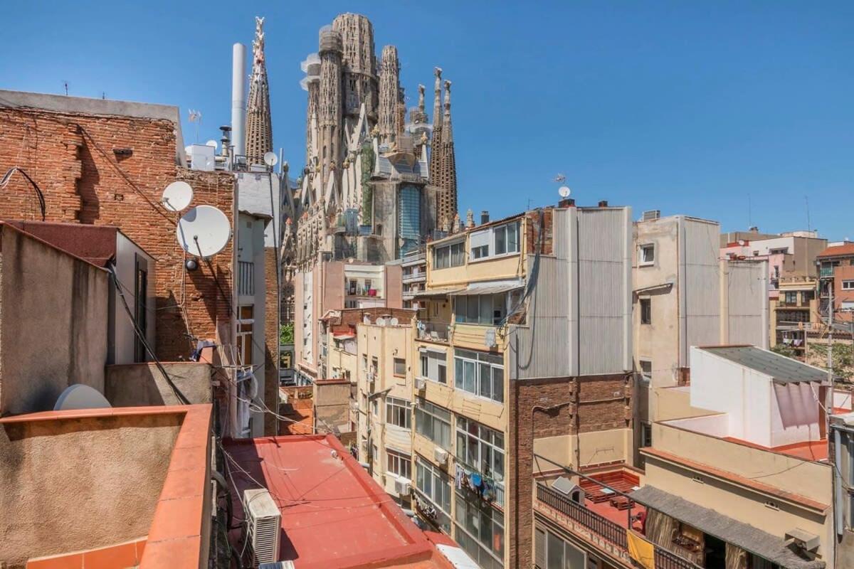 3bd With Private Terrace Right By Sagrada Familia Apartment