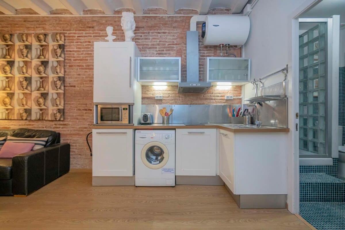 Exclusive 2 Bedroom In The Center *