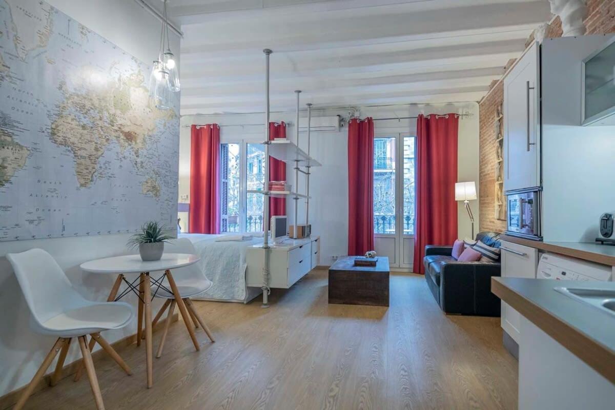 Exclusive 2 Bedroom In The Center Apartment