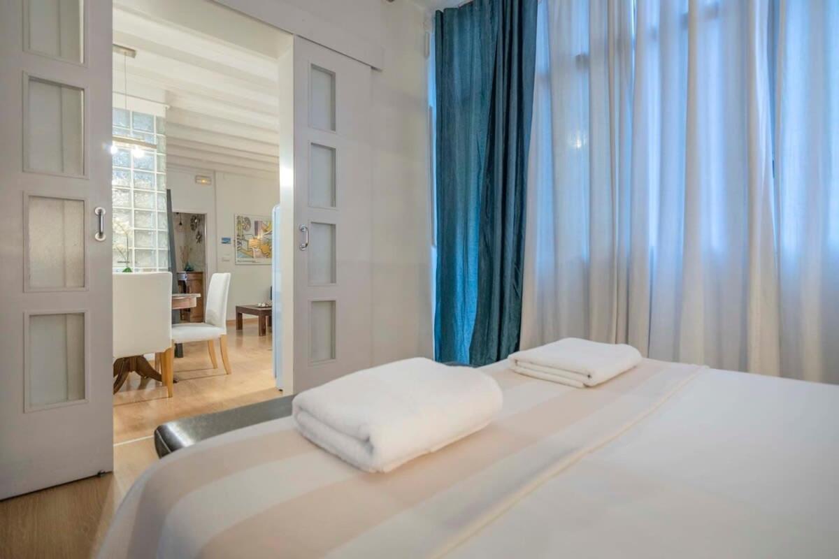 Exclusive 2 Bedroom In The Center Barcelona