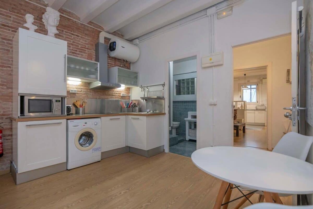 Apartment Exclusive 2 Bedroom In The Center *