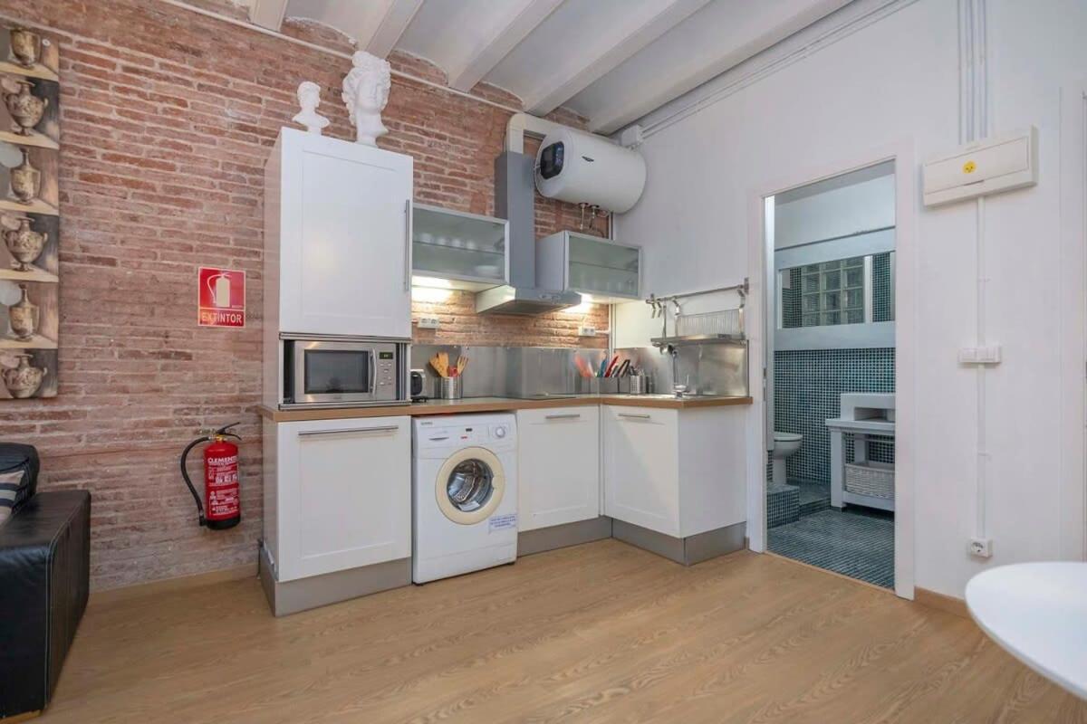 Exclusive 2 Bedroom In The Center Barcelona