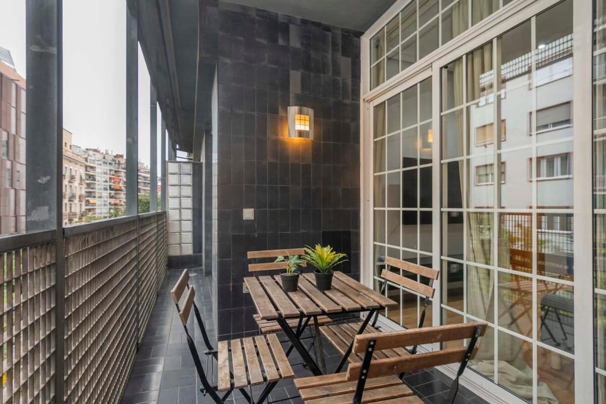 Apartamento Renovated 4bd 2bth With Terrace In Plaza España