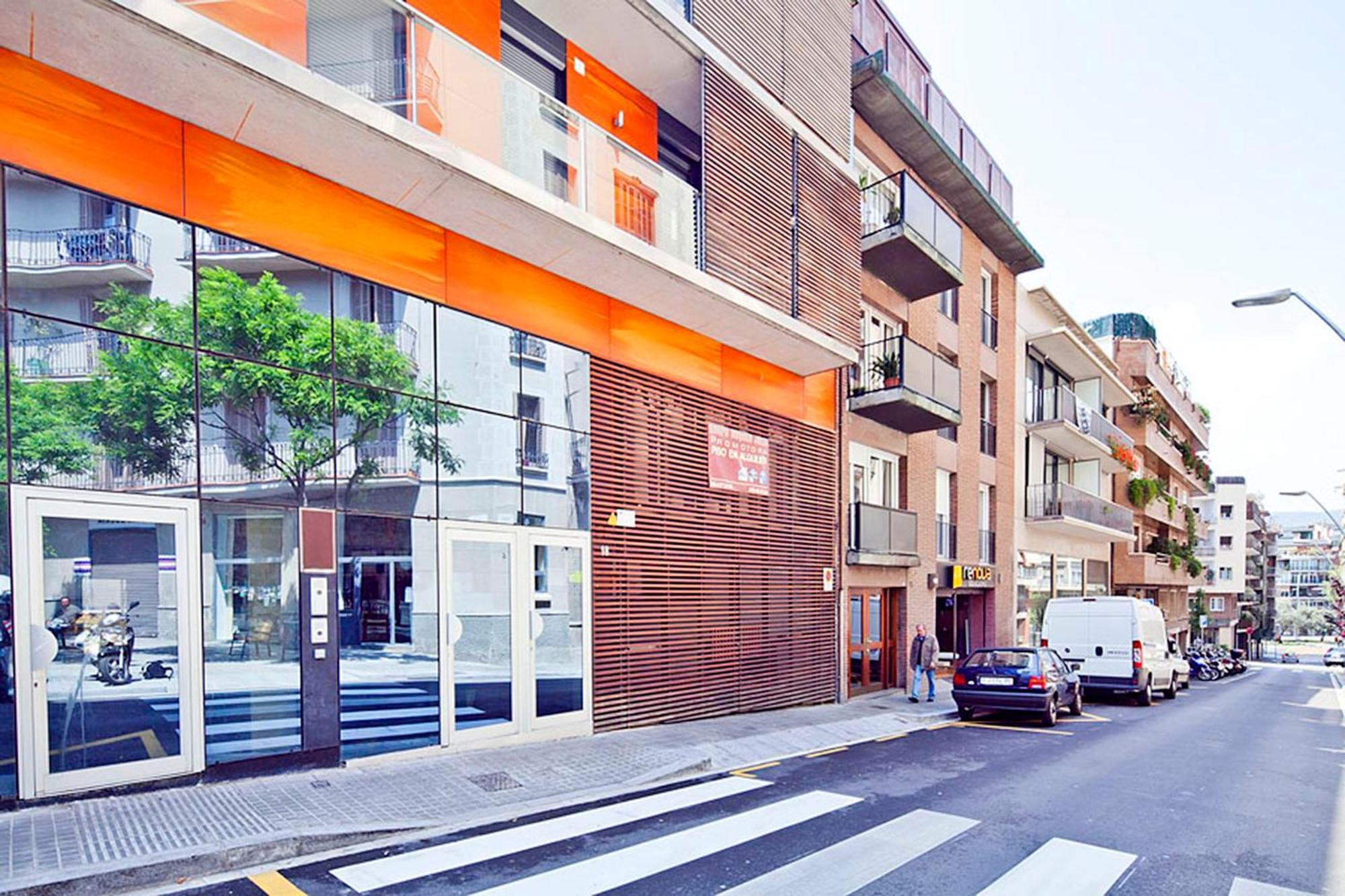My Space Emirates - Spacious Near The Center Apartamento Barcelona