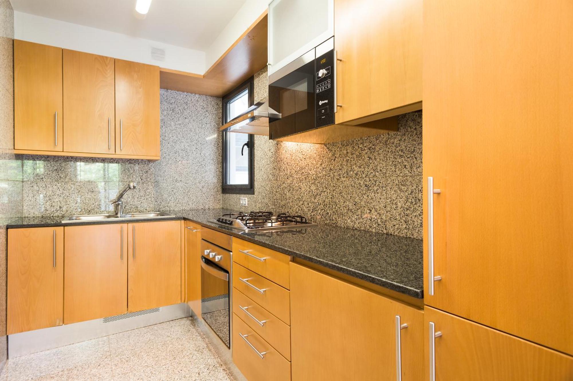 My Space Emirates - Spacious Near The Center Apartamento Barcelona