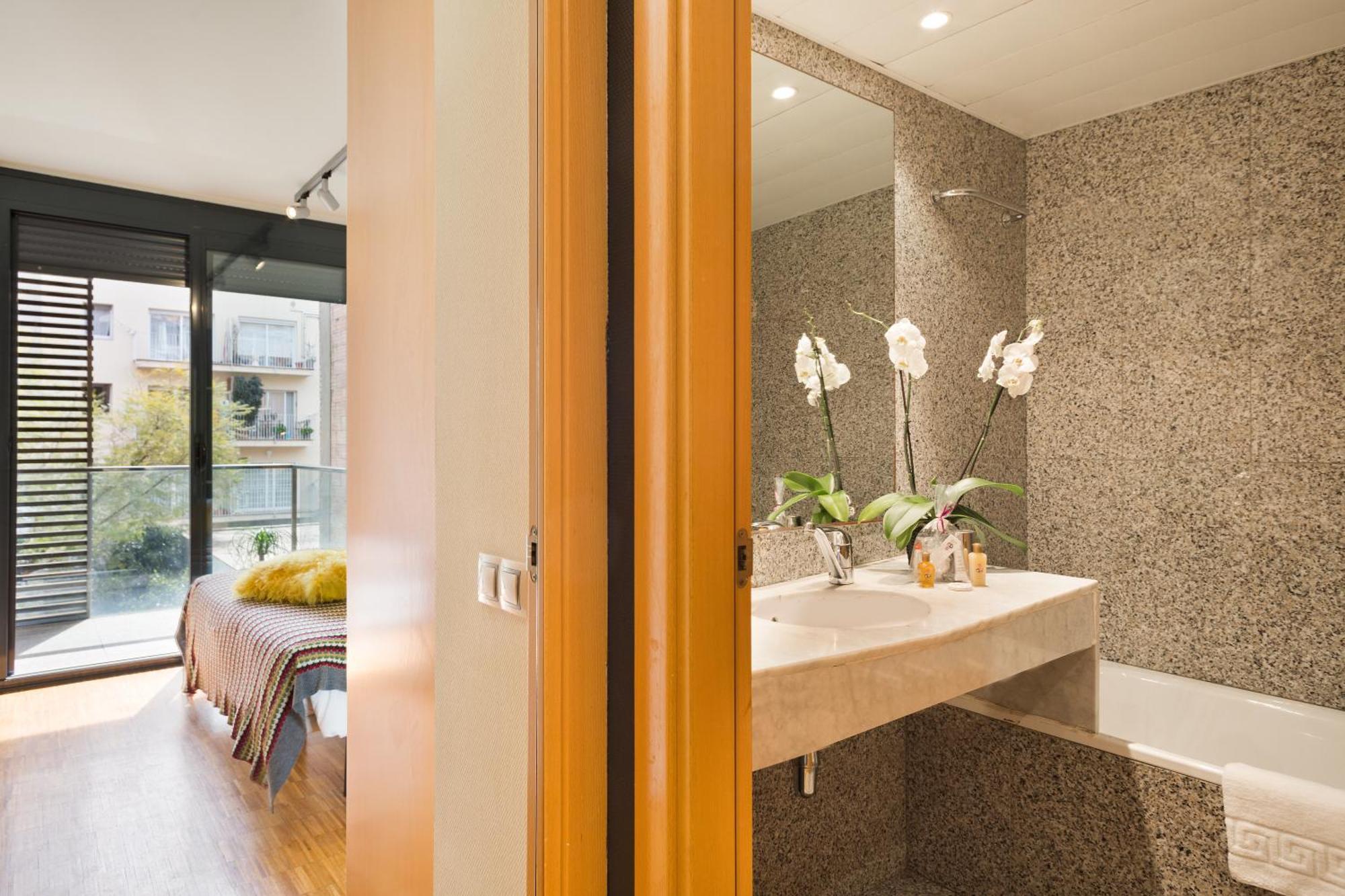 My Space Emirates - Spacious Near The Center Apartamento Barcelona