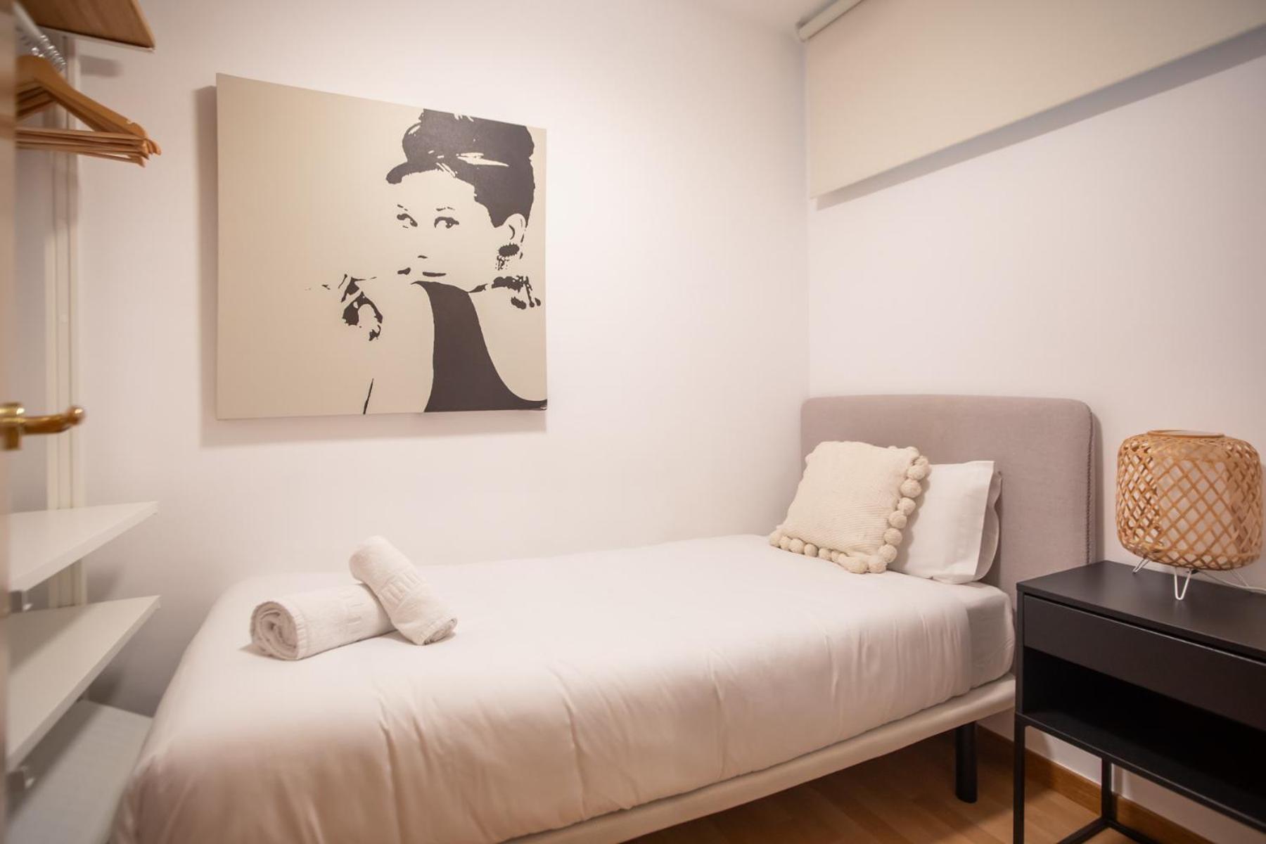 41par1022 - Luminous In Sant Antoni *