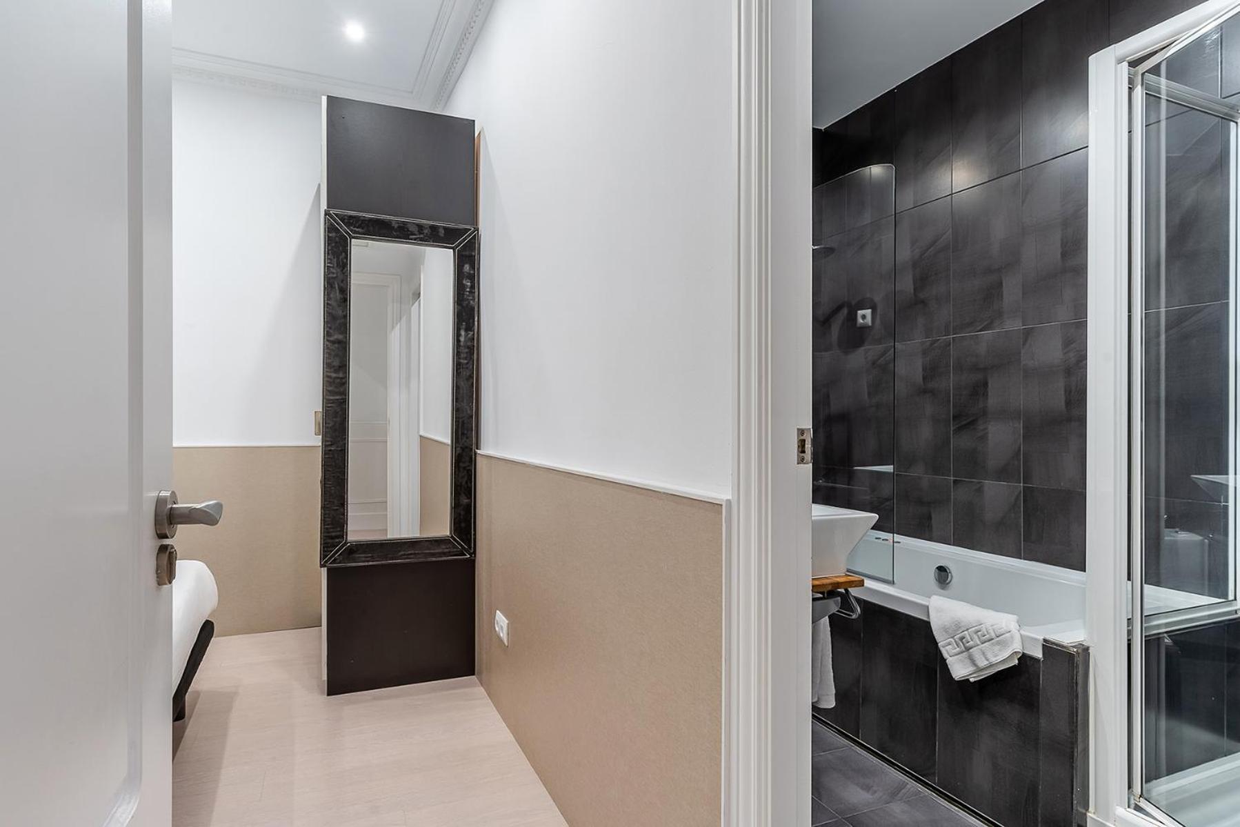 Enjoybcn Tapies Apartamento *